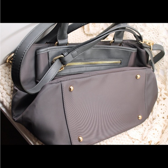 Beautiful Nylon Handbag - Picture 4 of 5